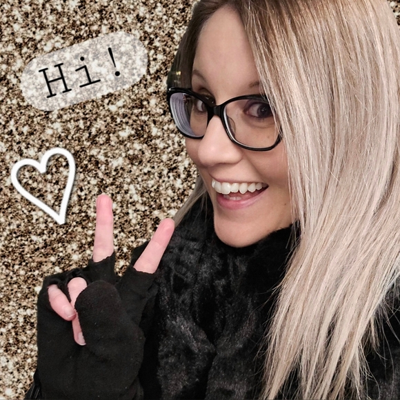 Meet your Posher, Megan - Picture 2 of 3